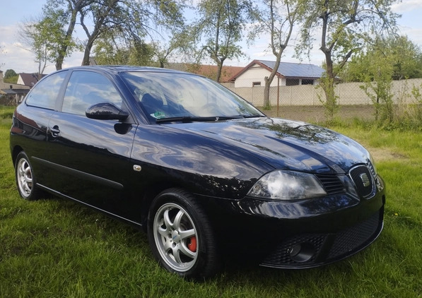 Seat Ibiza cena 9900 przebieg: 250000, rok produkcji 2007 z Leszno małe 37